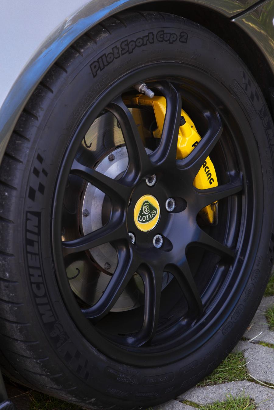 Колеса Lotus Exige Sport 410 2018 года  (UK) (фото 15 из 45)